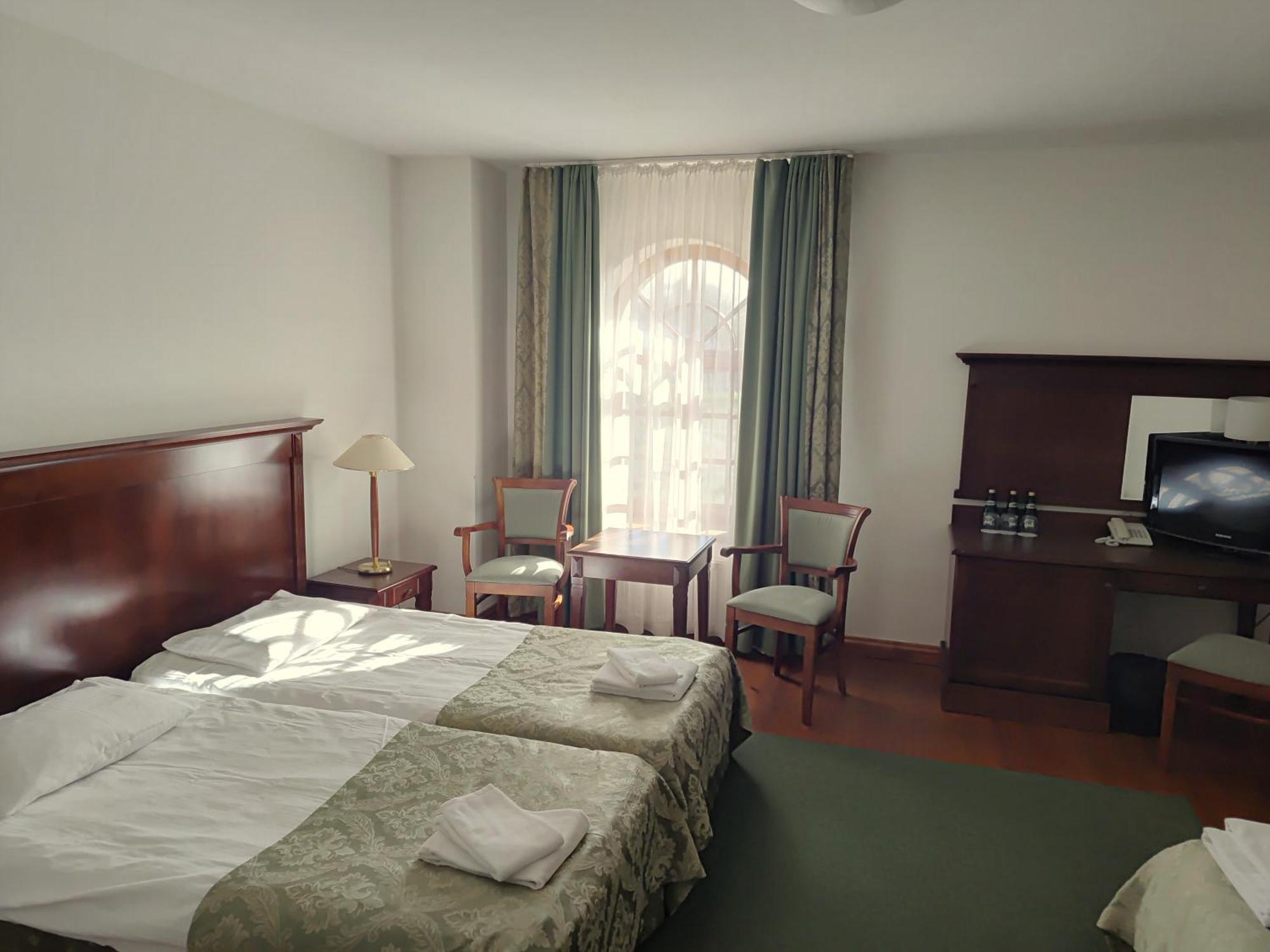 Palac W Rymaniu Exteriér fotografie