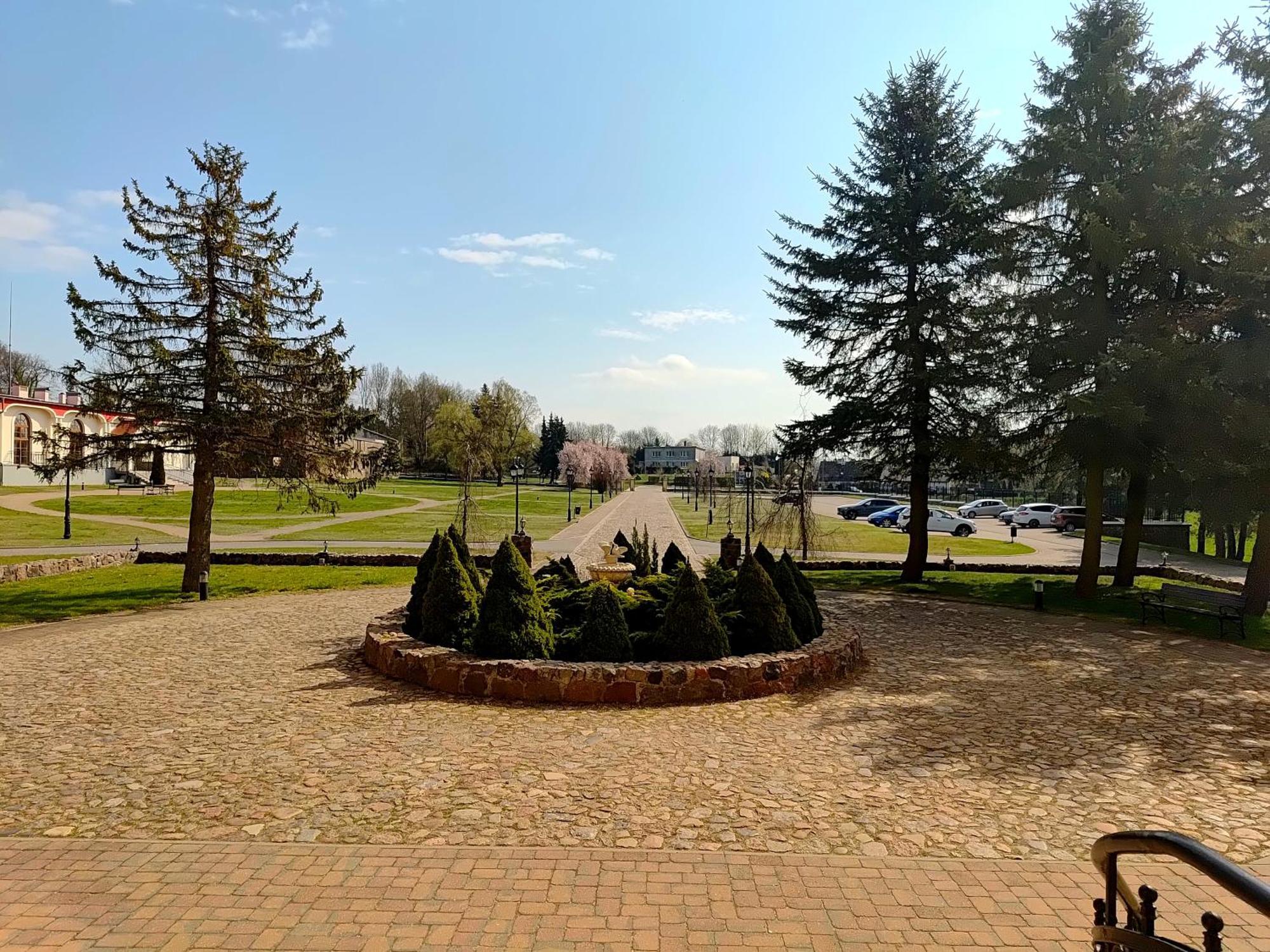 Palac W Rymaniu Exteriér fotografie