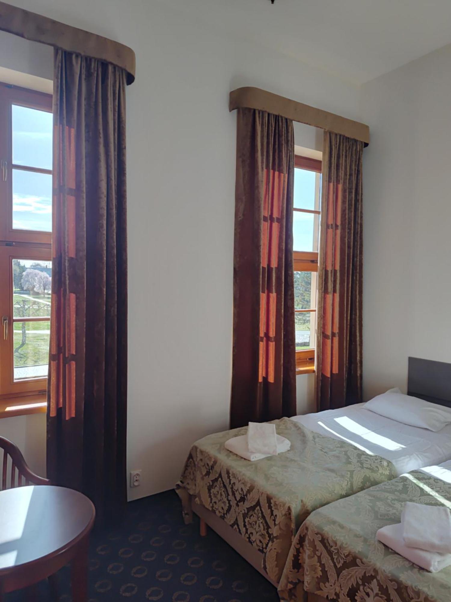 Palac W Rymaniu Exteriér fotografie