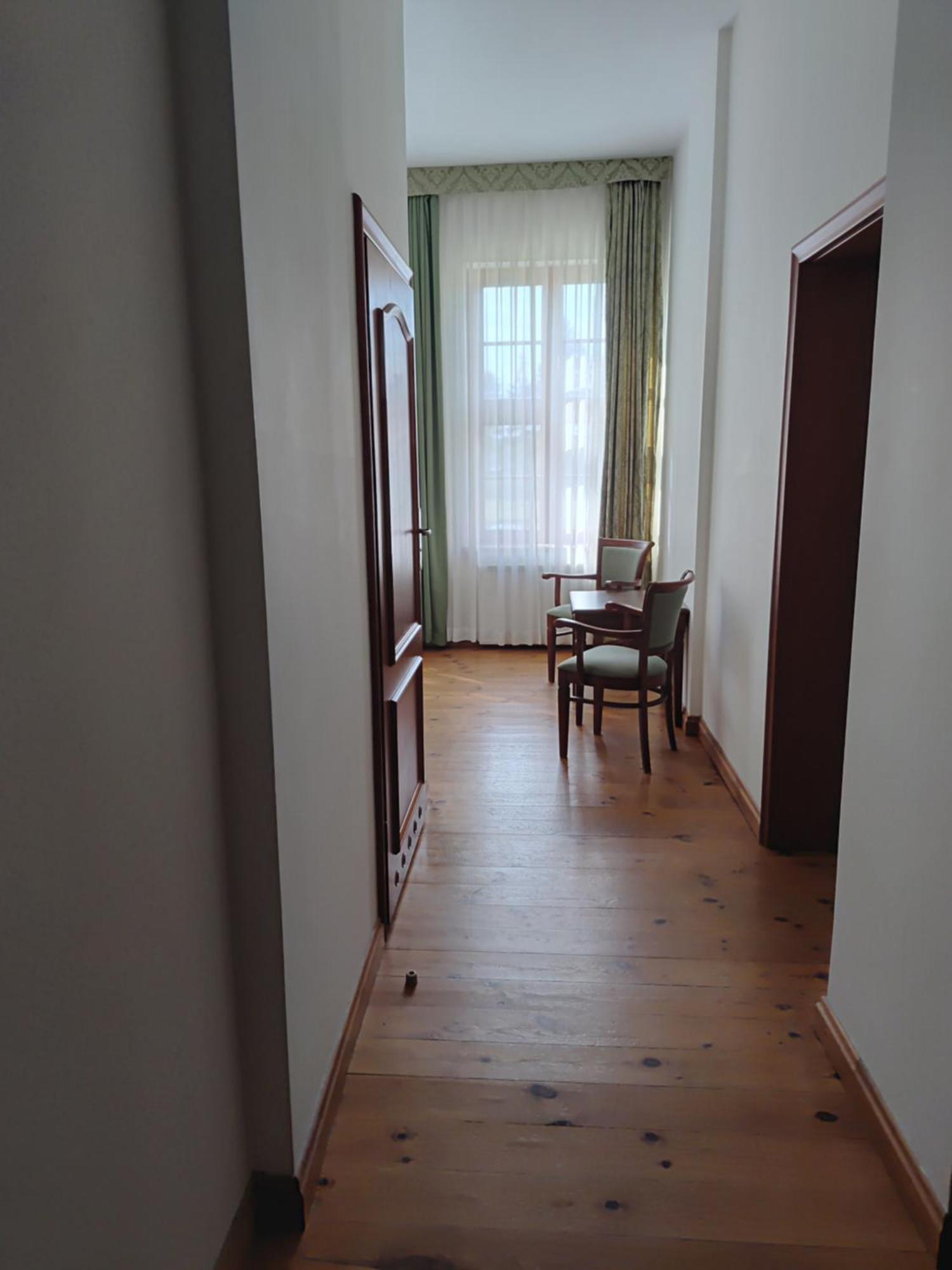 Palac W Rymaniu Exteriér fotografie