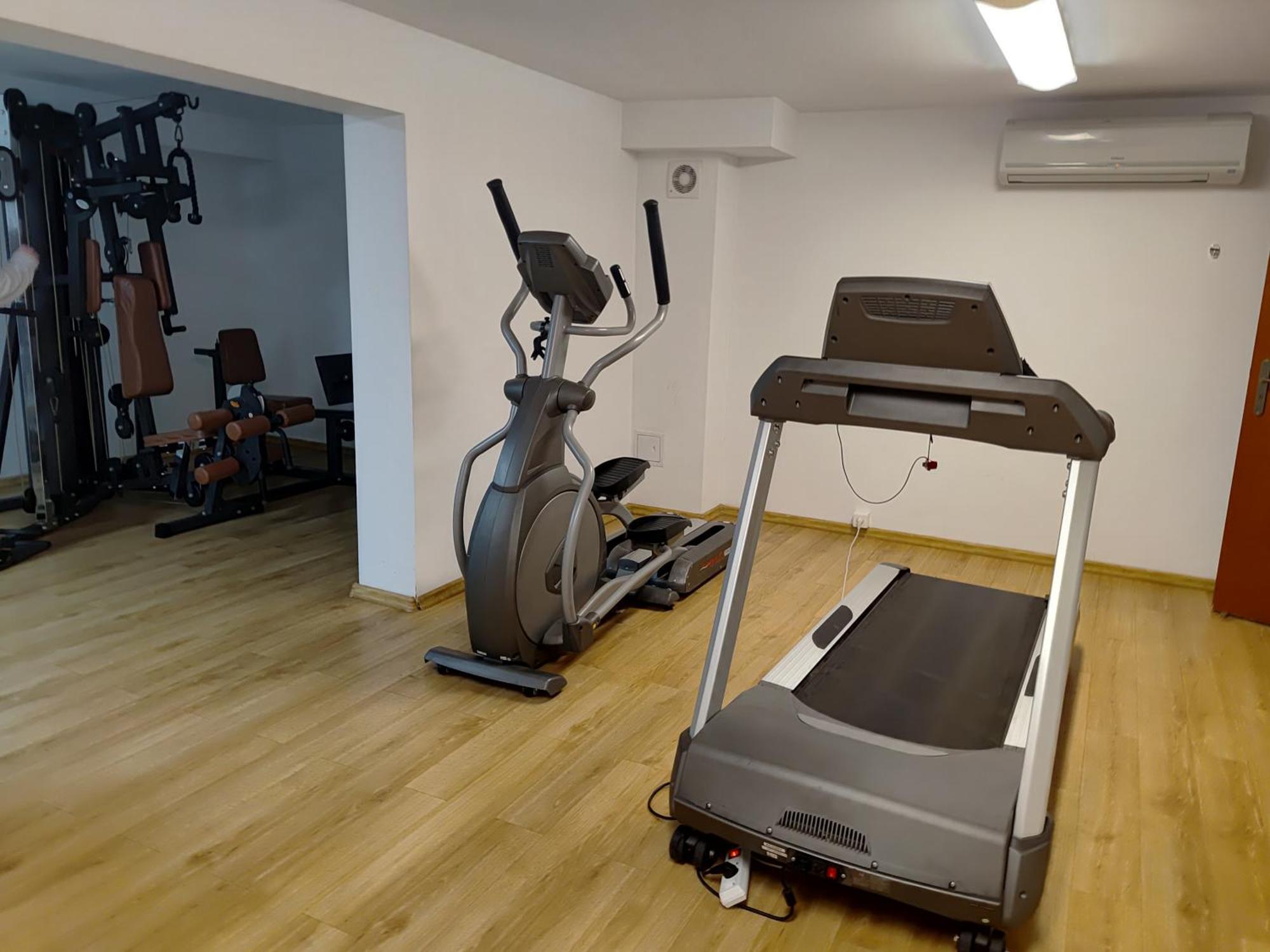 Palac W Rymaniu Exteriér fotografie